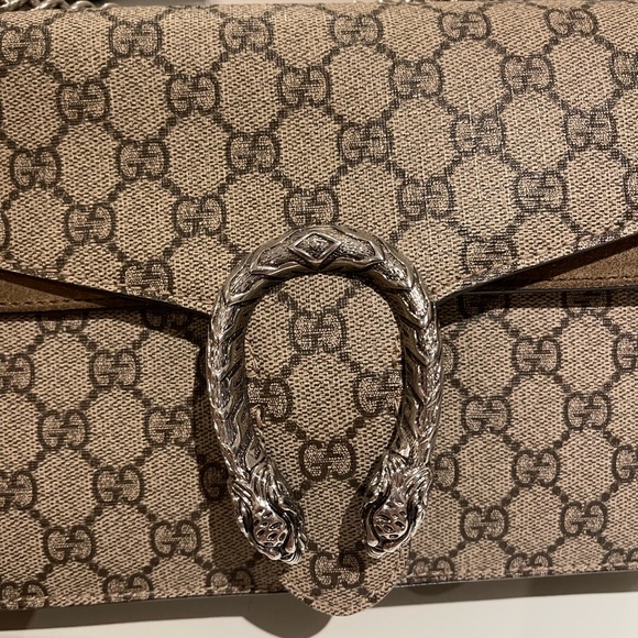 GUCCI Dionysus GG Small Shoulder Bag - Picture 2 of 10